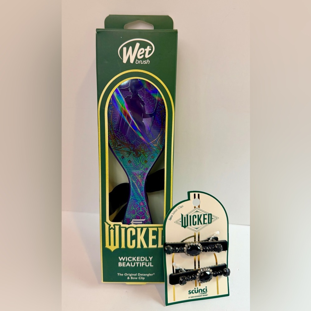 Wet Brush x Wicked Detangler Brush + Scünci Elphaba Bow and Jeweled Clip Set